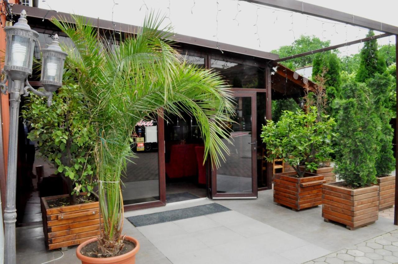Hotel Andrei Cimpia Turzii Ngoại thất bức ảnh