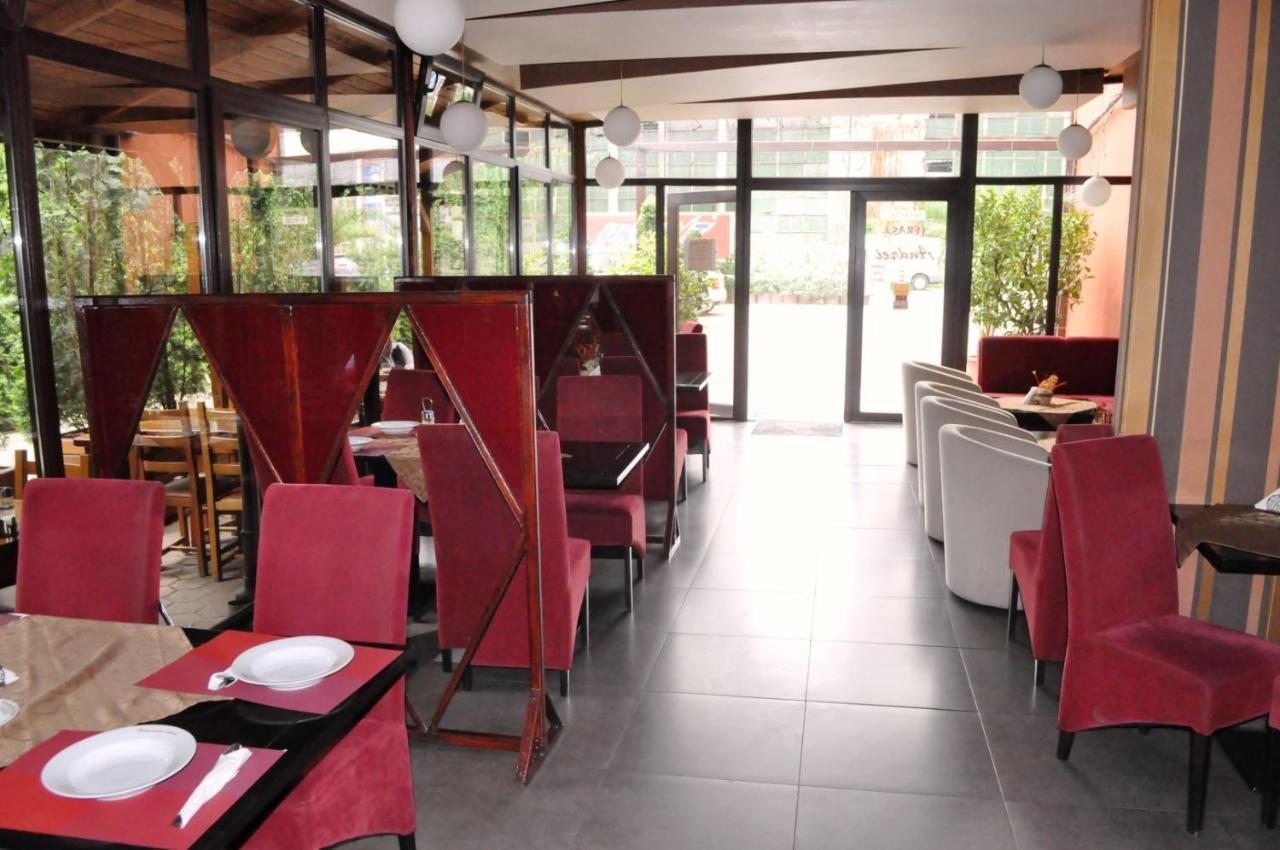 Hotel Andrei Cimpia Turzii Ngoại thất bức ảnh